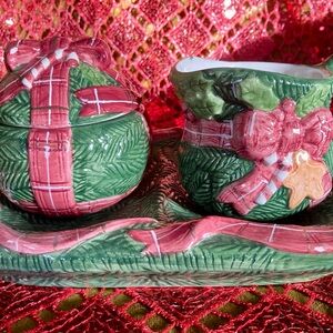 Festive Green and Red Holiday Dish Set
